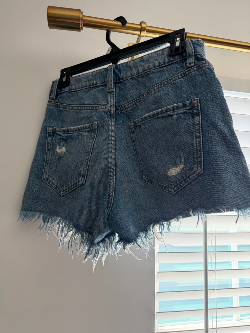 Zara Classic High-Waist Frayed Hem Denim Shorts - Blue